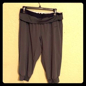 Nike Lounge Capris 🌺